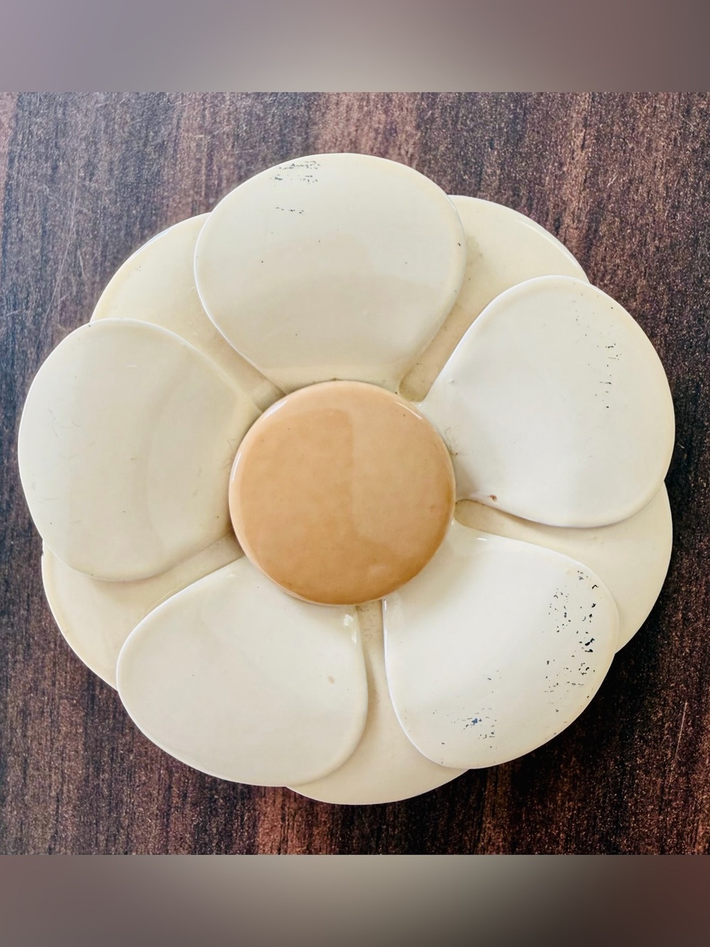 1960s enamel metal flower petal pin/brooch 3" diameter ivory & tan